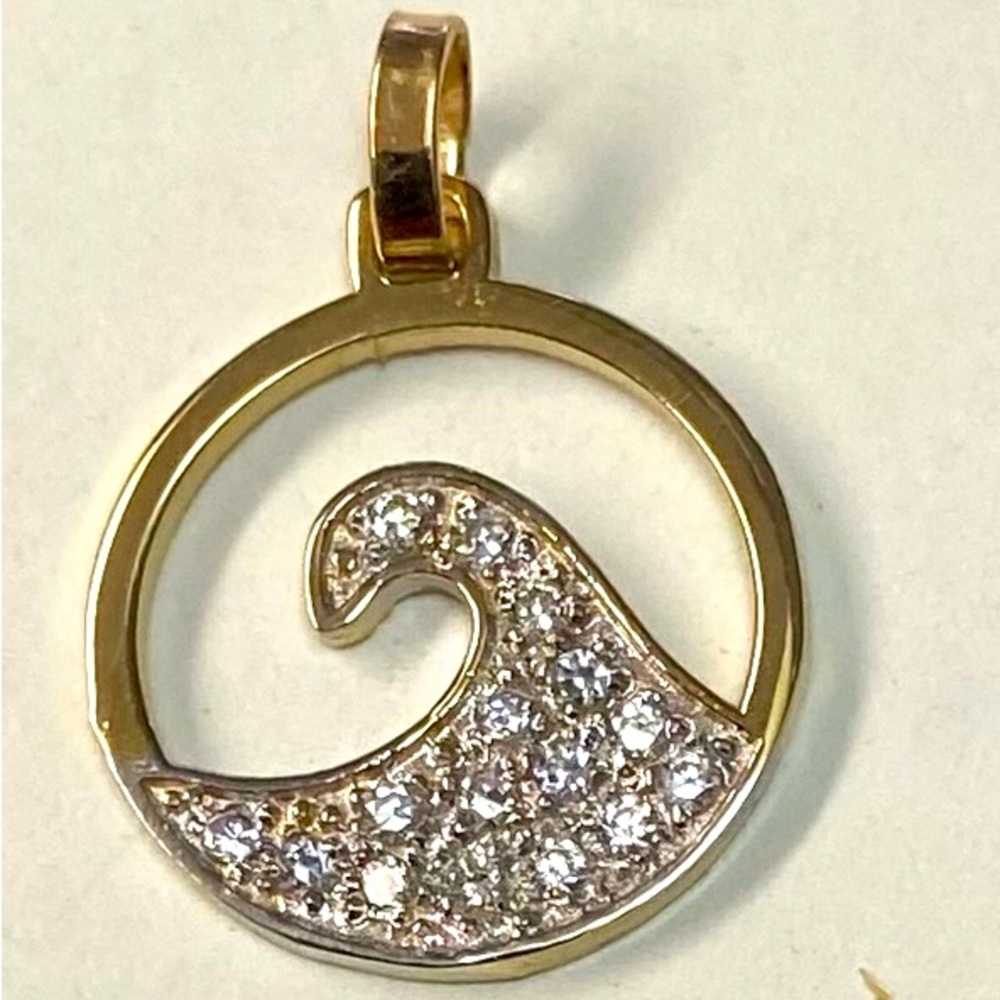 The Wave Charm & Necklace